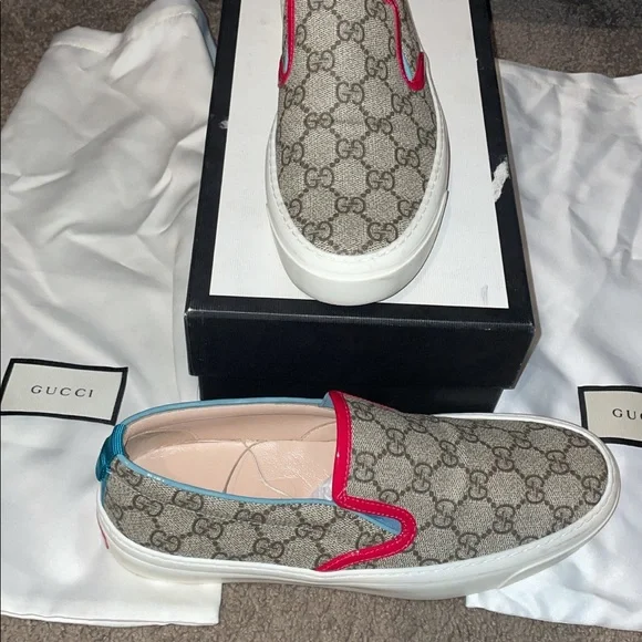 Gucci Slip-On Sneakers with Box ?️ Auth GUCCI GG Logo Canvas NY YANKEES™ Patch SLIP ON  main image 3